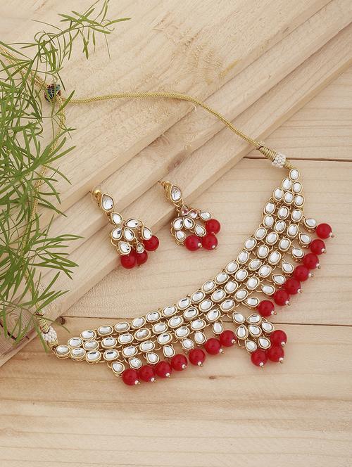 gold metal set - 18566762 - Standard Image - 0