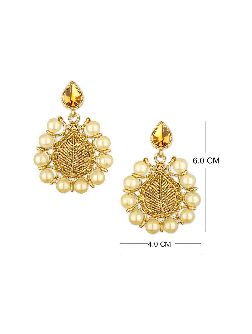 gold plated earring maang tikka set - 18566794 -  Standard Image - 1