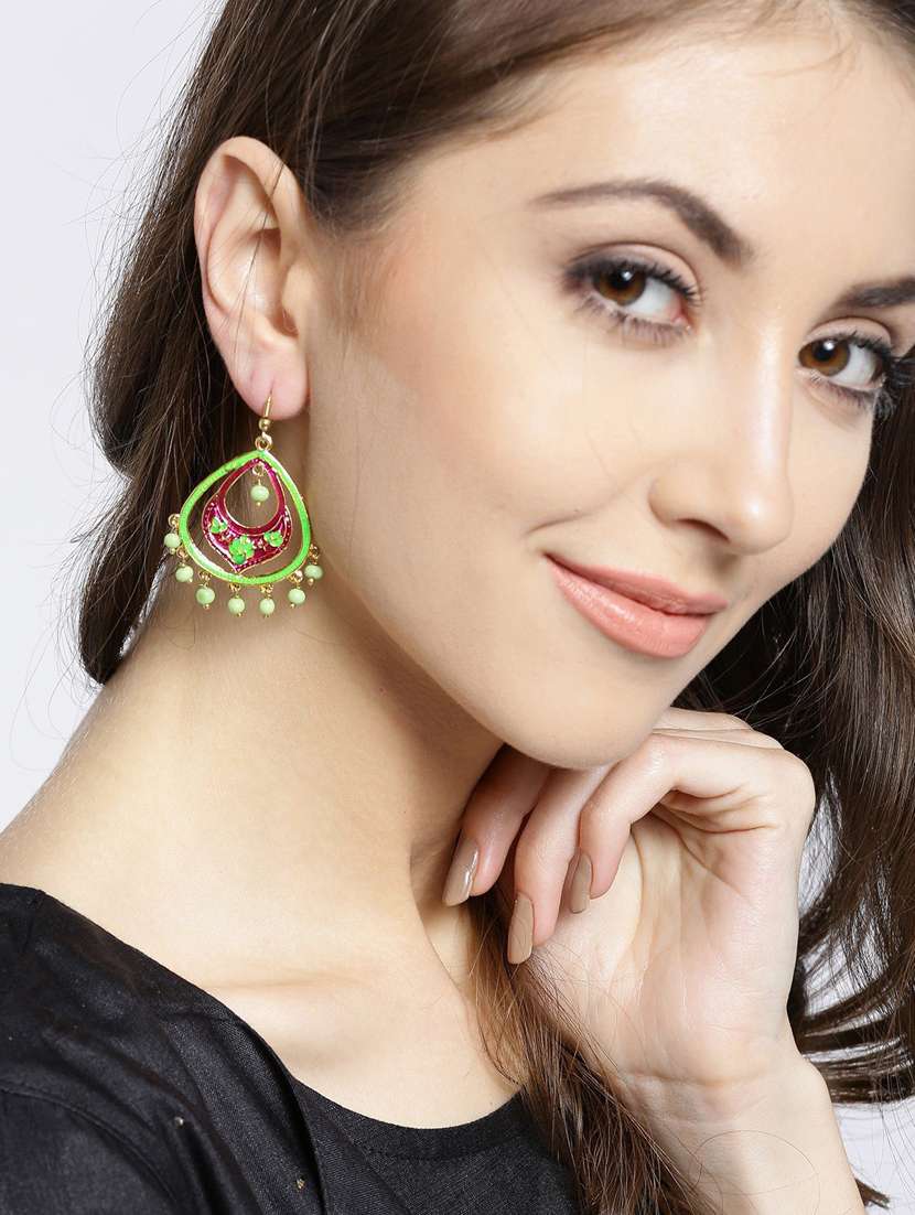 gold plated earring - 18567073 -  Standard Image - 1
