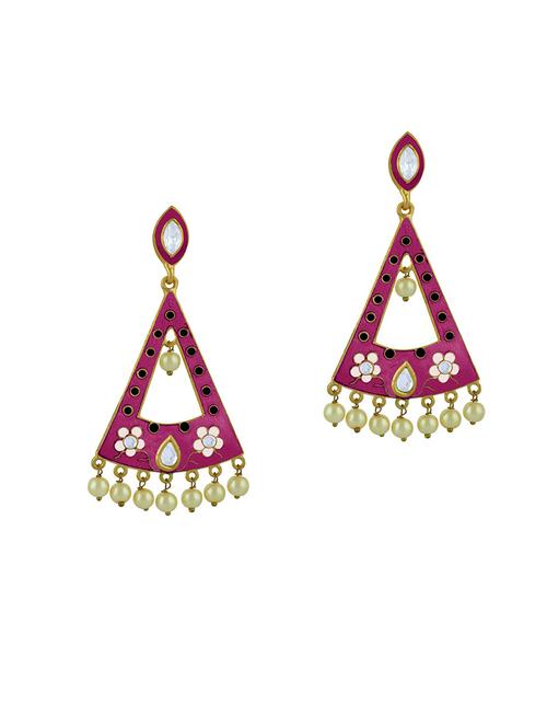gold plated earring - 18567127 -  Standard Image - 0