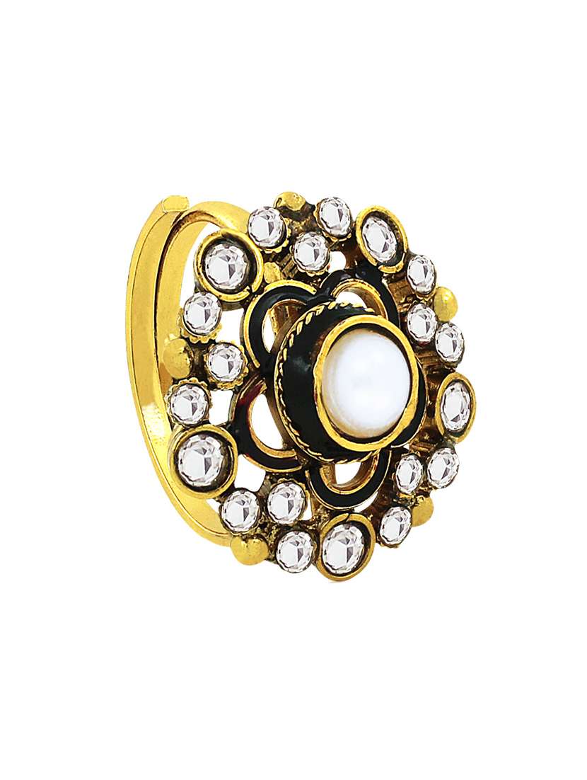 gold metal finger ring - 18567424 -  Standard Image - 1
