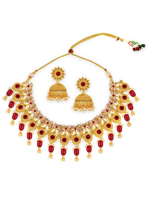gold metal set - 18567489 -  Standard Image - 0