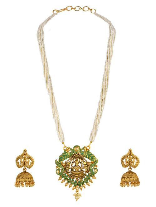 gold metal set - 18567514 - Standard Image - 0