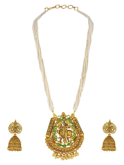 gold metal set - 18567517 - Standard Image - 0
