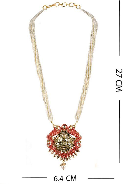 multi colored metal set - 18567520 -  Standard Image - 1