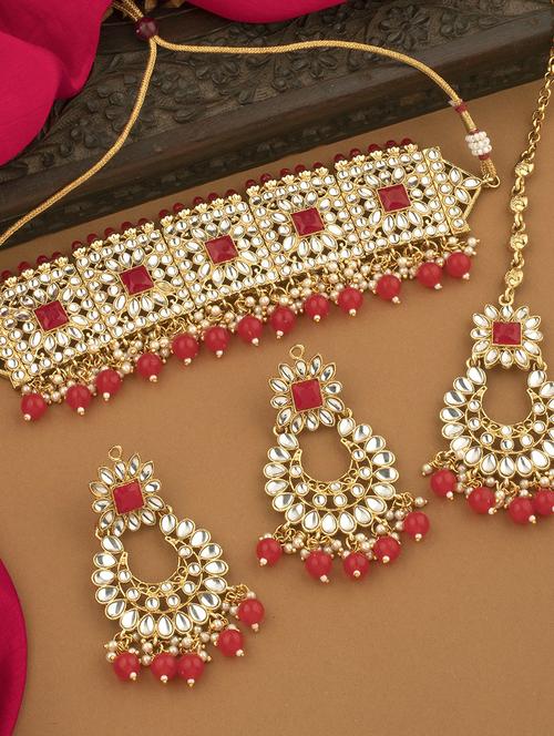 gold metal set - 18567524 - Standard Image - 0