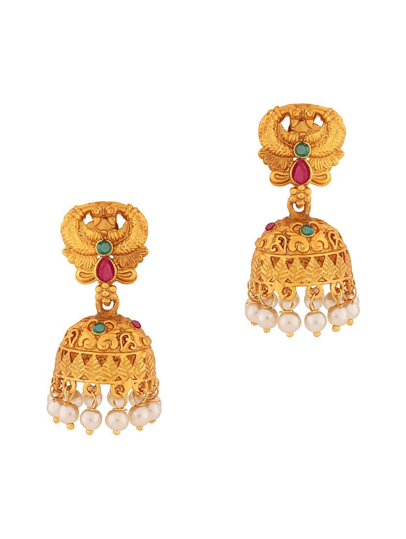 gold metal set - 18567538 -  Standard Image - 1