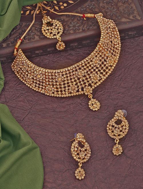 gold metal set - 18567555 - Standard Image - 0