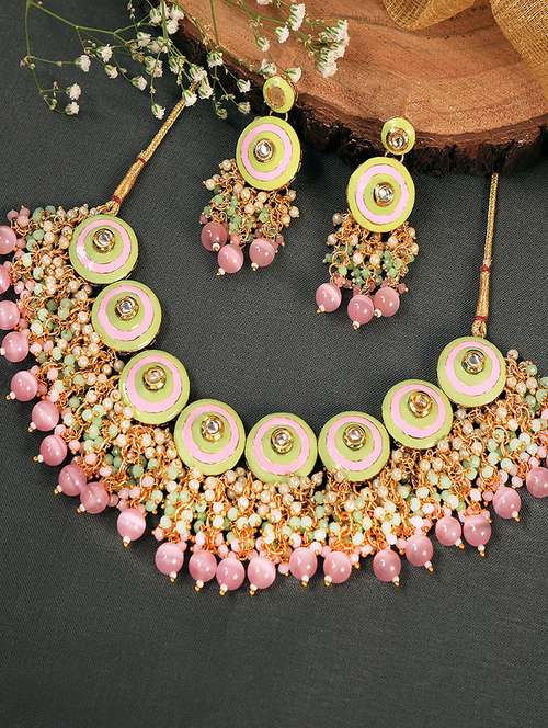 multi colored metal set - 18567561 -  Standard Image - 0