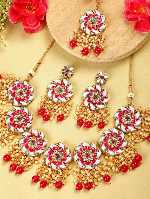 multi colored metal set - 18567563 -  Standard Image - 0