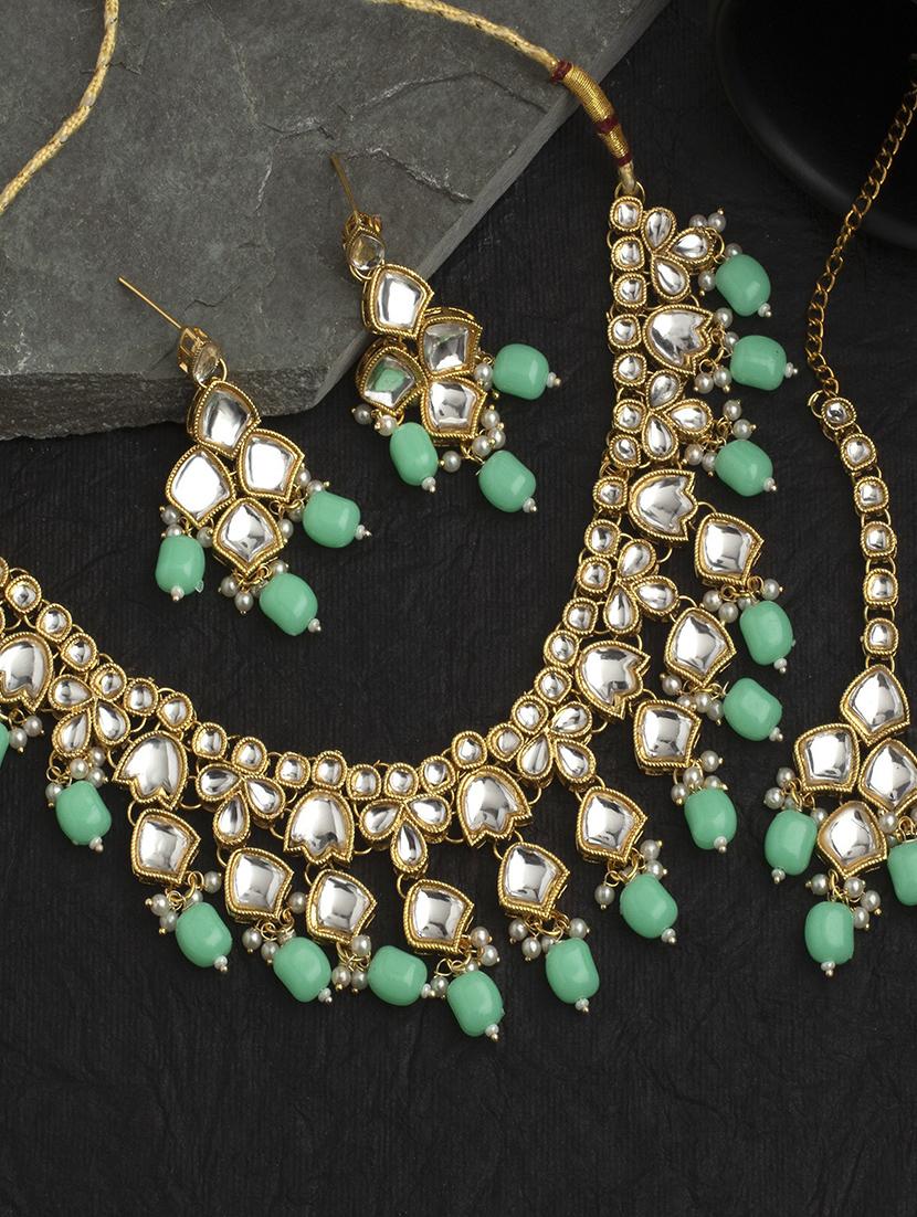 gold plated necklace with earrings  - 18567598 -  Zoom Image - 0