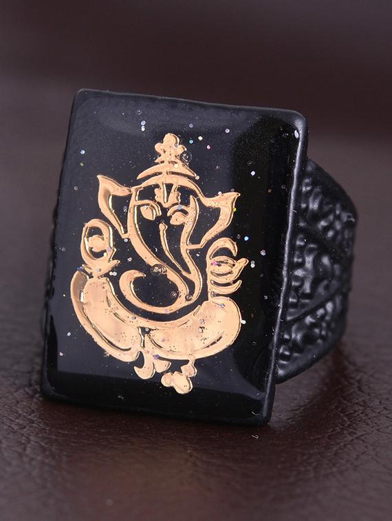 black brass finger  ring - 18573274 -  Zoom Image - 0