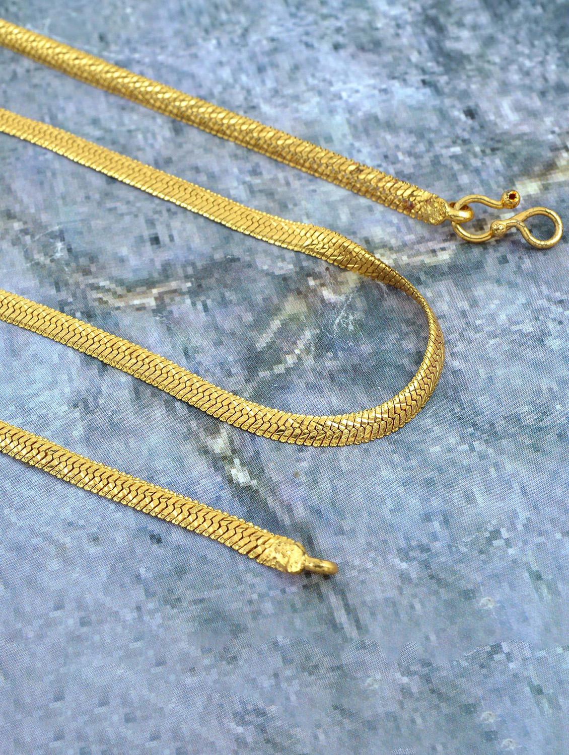 gold plated chain  - 18573514 -  Standard Image - 1