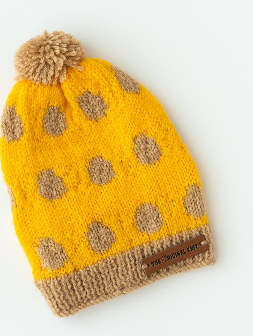yellow wool cap - 18602180 -  Standard Image - 1