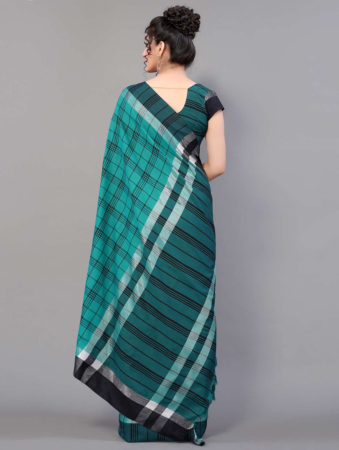 checkered handloom saree with blouse - 18627190 - Standard Image - 1