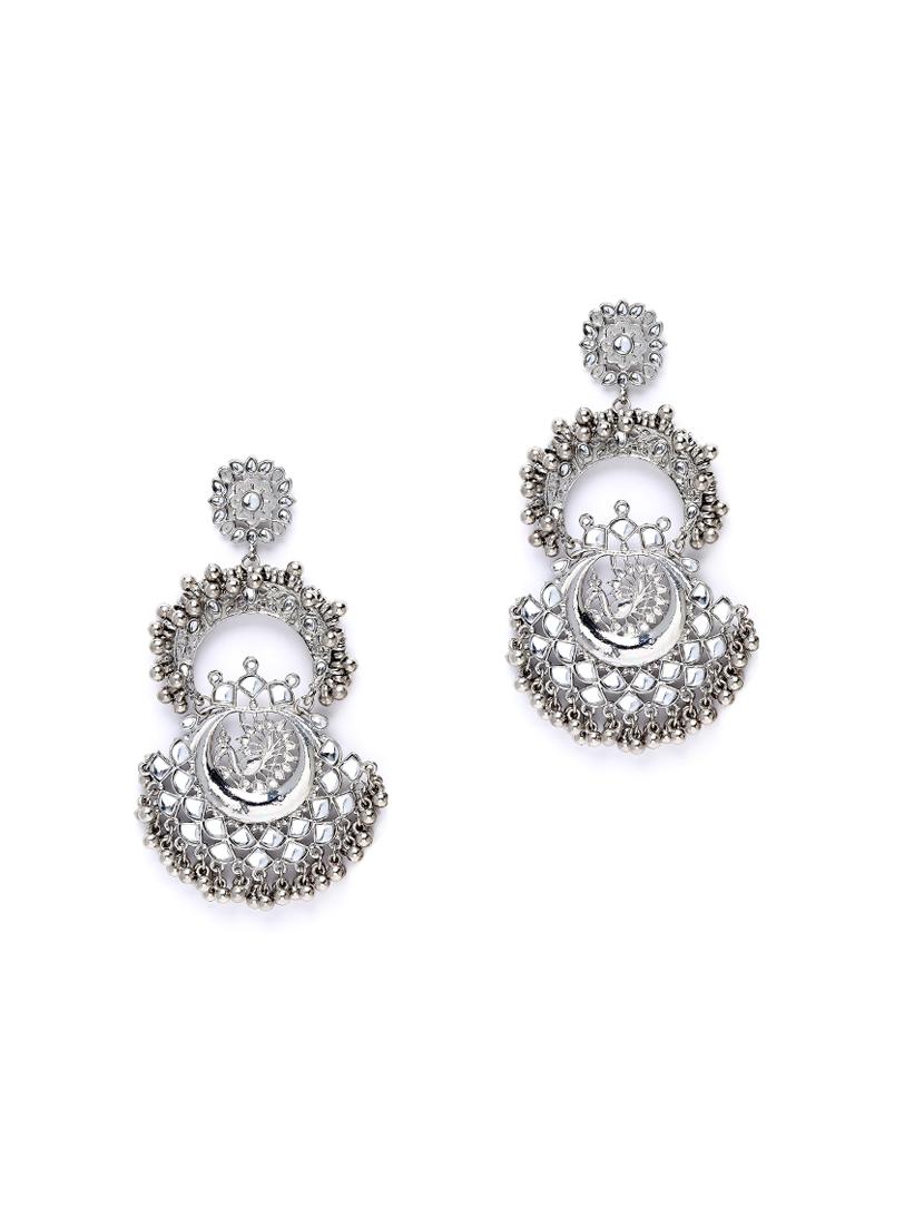 silver metal earring - 18632944 - Zoom Image - 0