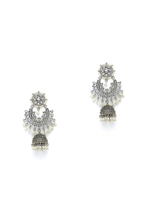 silver metal earring - 18632946 - Standard Image - 0
