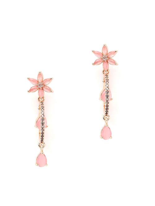 gold metal earring - 18632959 -  Standard Image - 0