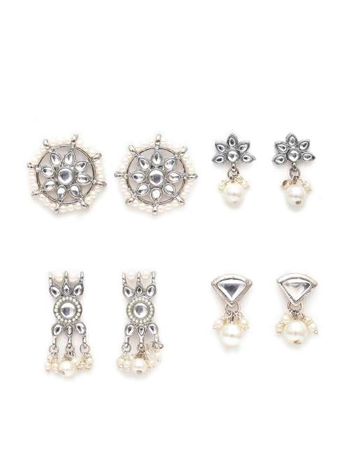 set of 4 gold plated earring - 18632989 -  Standard Image - 0