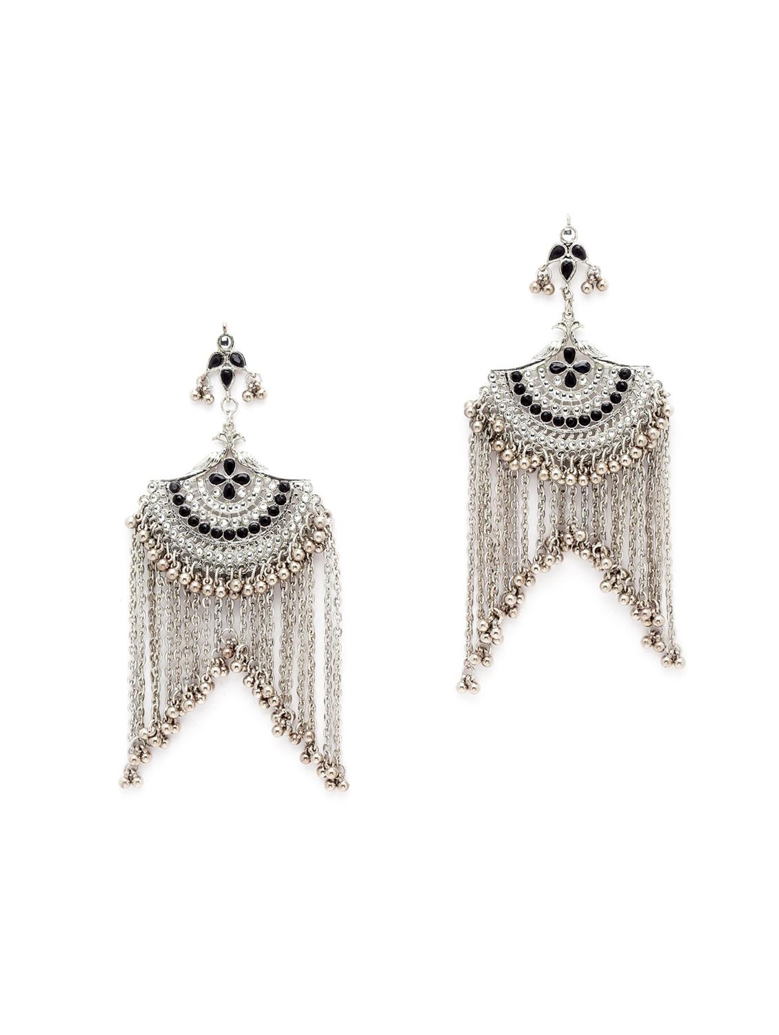 silver metal earring - 18633217 - Zoom Image - 0