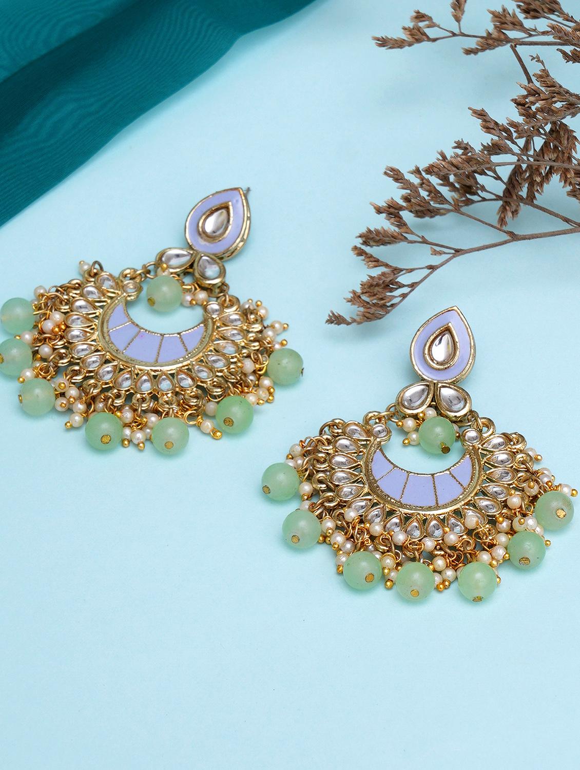 green metal earring - 18633248 - Zoom Image - 0