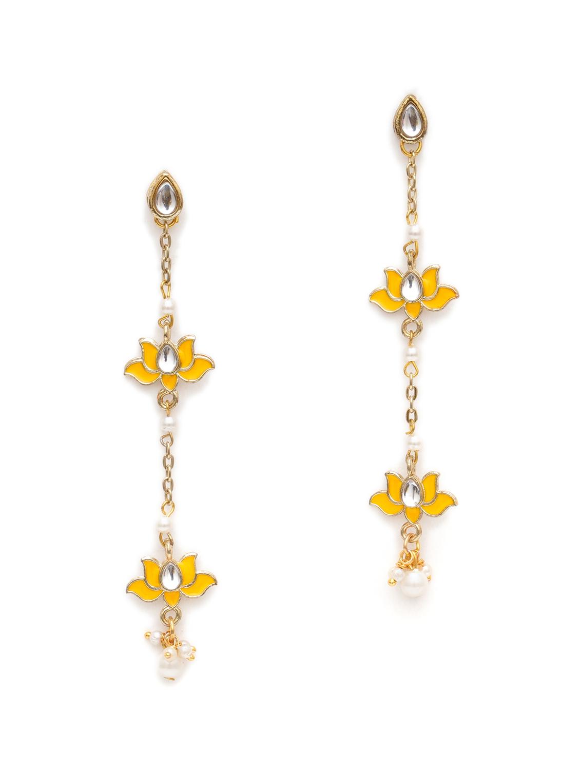 yellow metal earring - 18633258 - Standard Image - 1