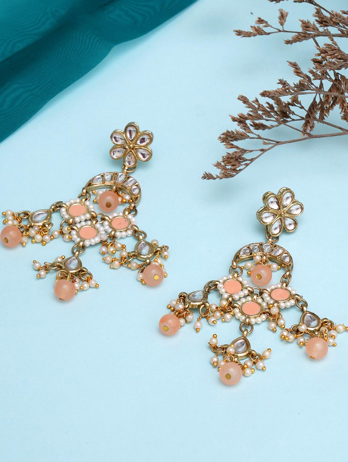 pink metal earring - 18633262 - Zoom Image - 0