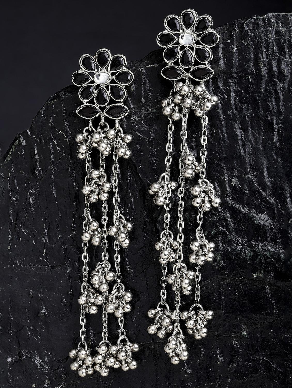 black metal earring - 18633267 - Zoom Image - 0
