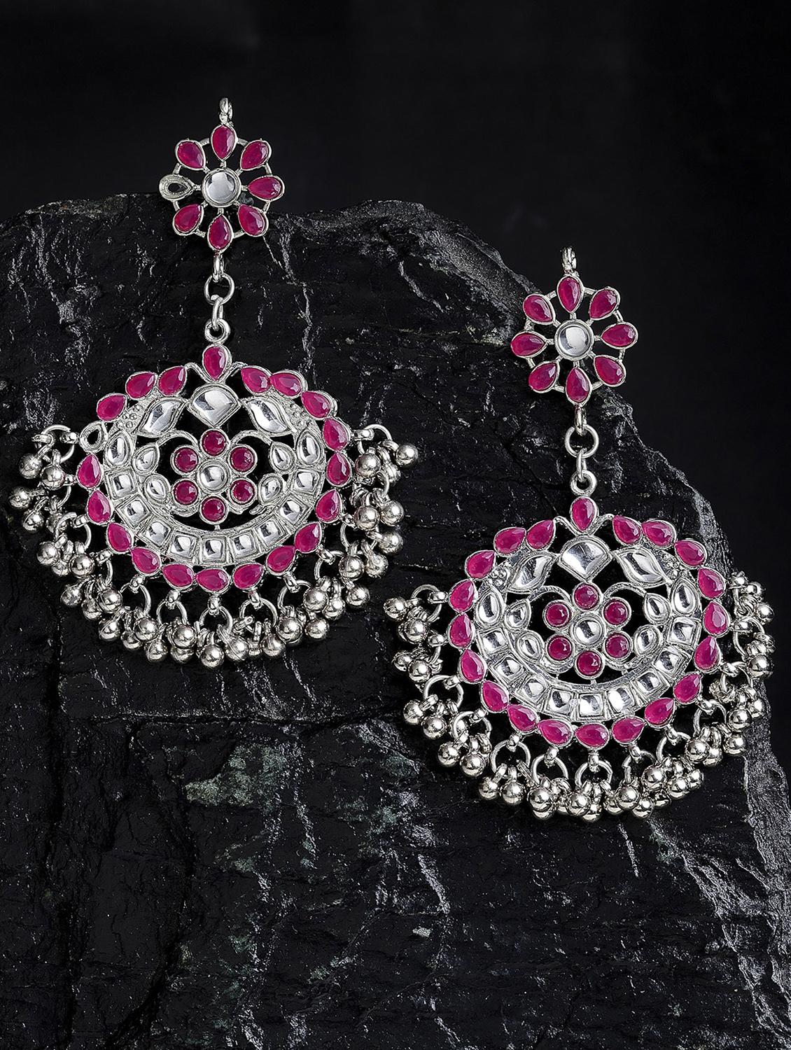 red metal earring - 18633273 - Zoom Image - 0