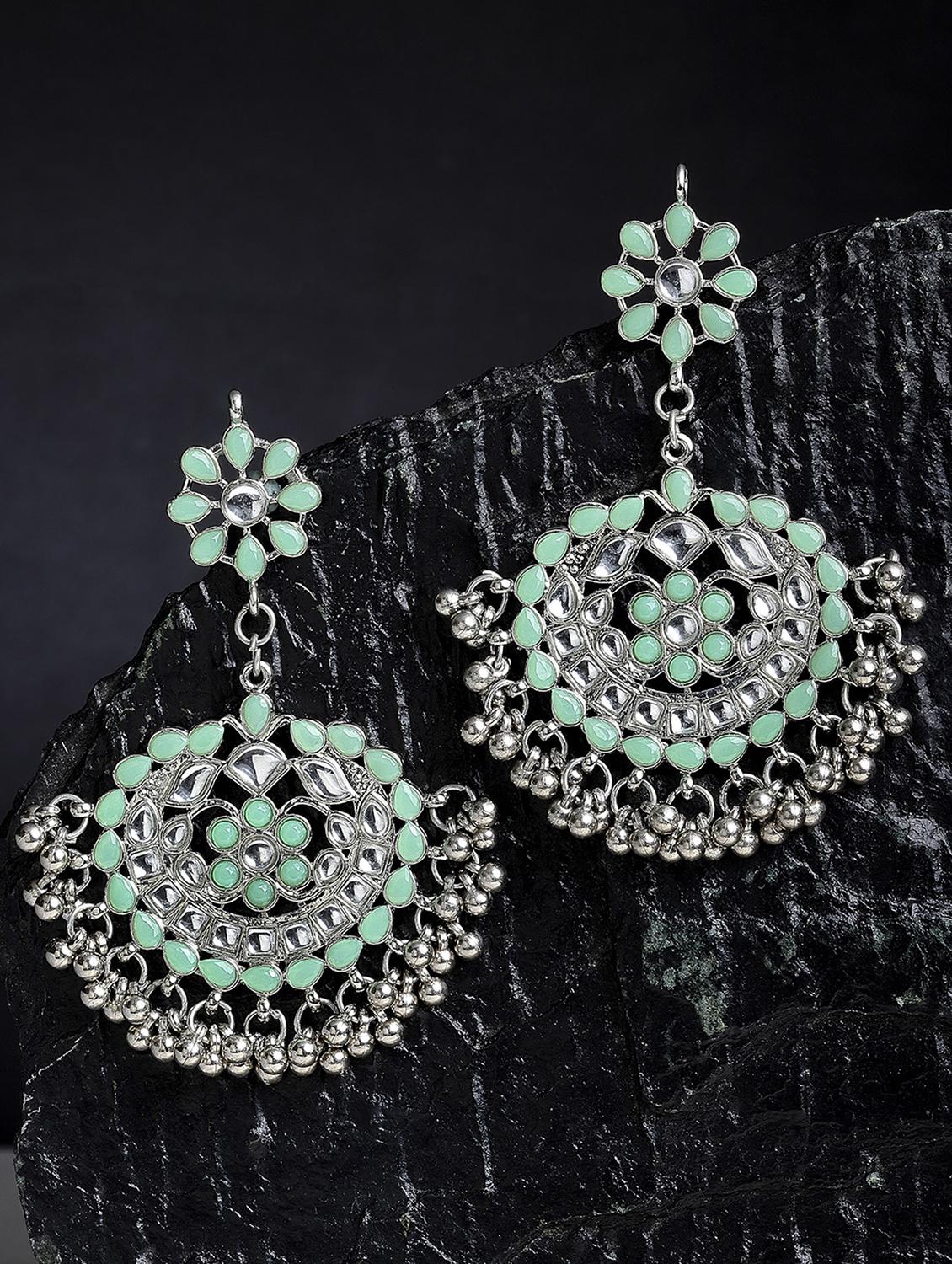 green metal earring - 18633276 -  Zoom Image - 0