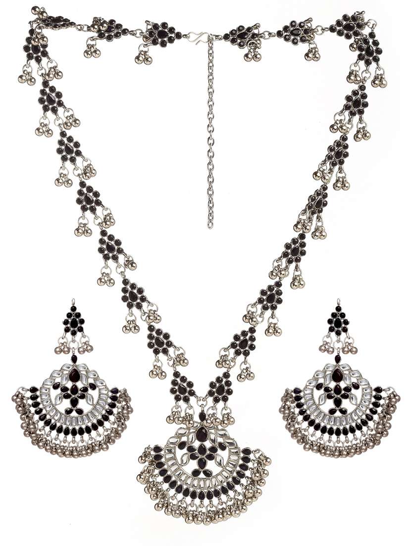 black metal necklaces and earring - 18635990 - Standard Image - 1