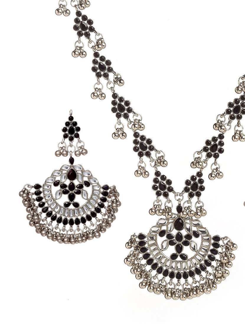 black metal necklaces and earring - 18635990 - Standard Image - 4