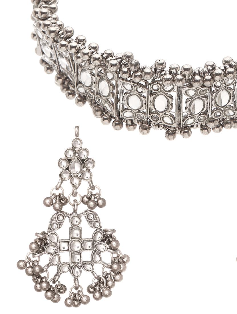 silver metal necklaces and earring - 18635998 - Standard Image - 4