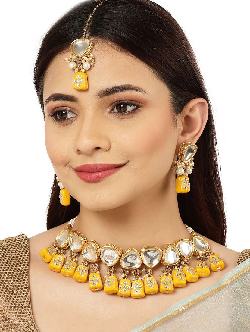 gold plated necklaces earring maang tikka set - 18636075 - Standard Image - 4