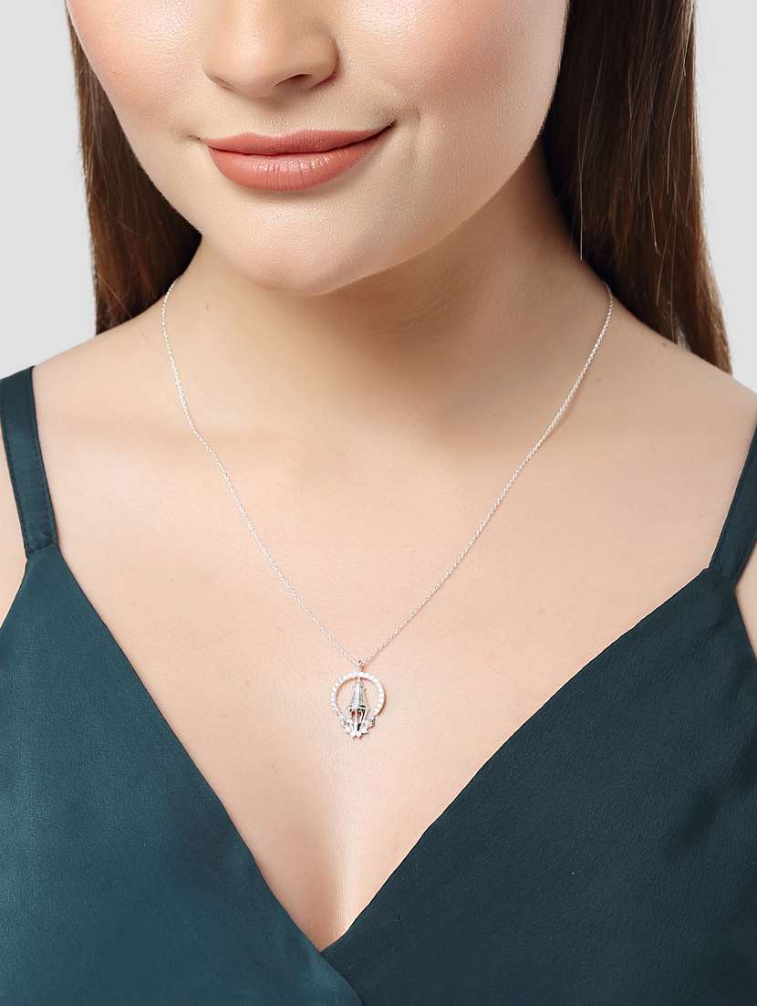 silver metal pendant - 18636152 -  Standard Image - 4