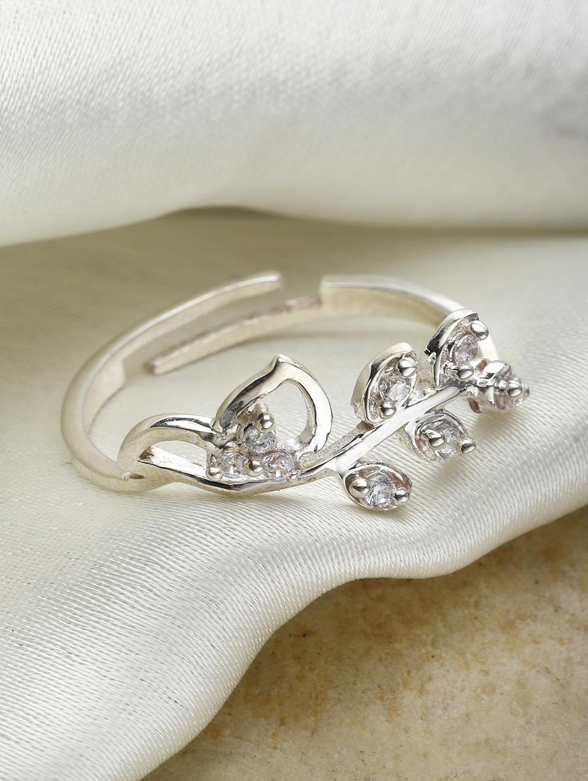silver metal finger  ring - 18636164 -  Zoom Image - 0