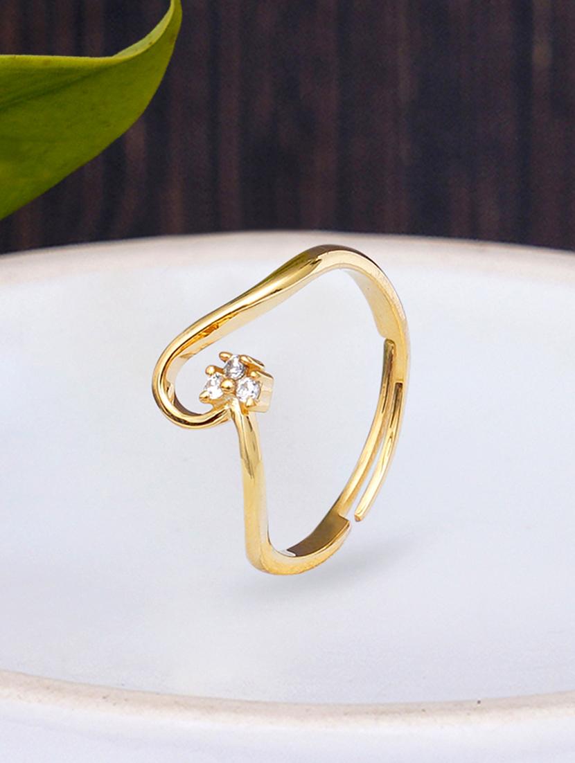 gold metal finger ring - 18636178 - Zoom Image - 0
