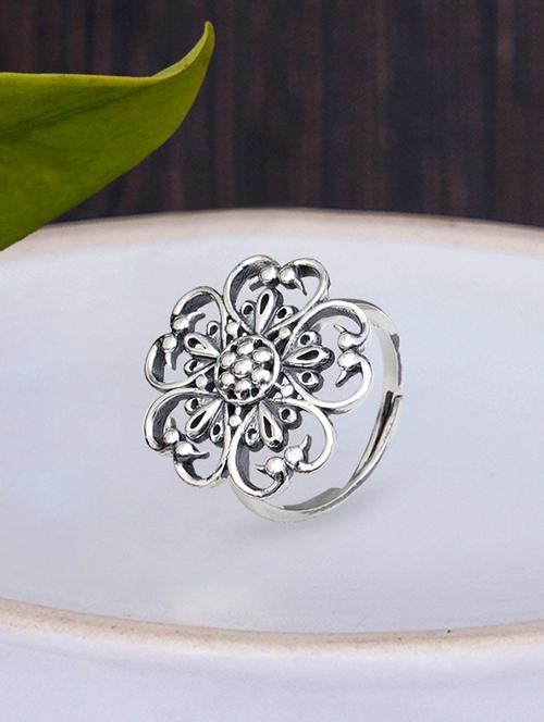 silver metal finger ring - 18636184 - Standard Image - 0