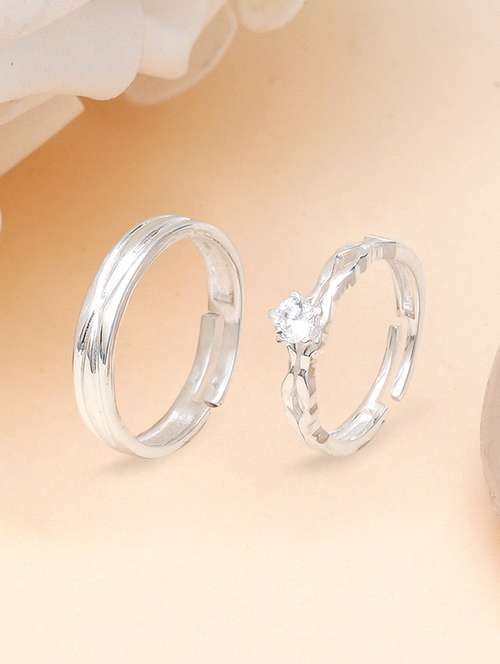silver metal finger  ring - 18636185 -  Standard Image - 0
