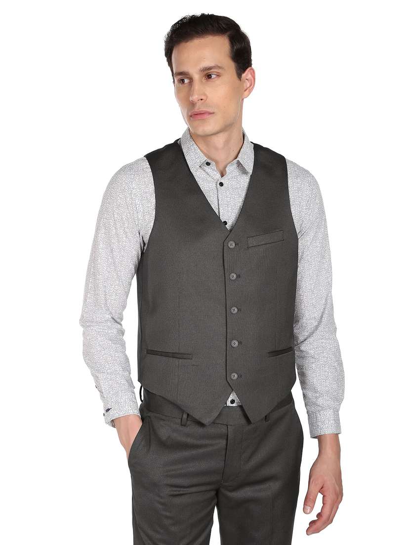notched lapel collar single breasted suit - 18646174 -  Standard Image - 4