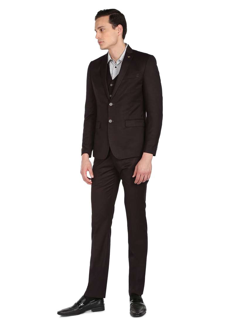 notched lapel collar single breasted suit - 18646176 -  Standard Image - 1
