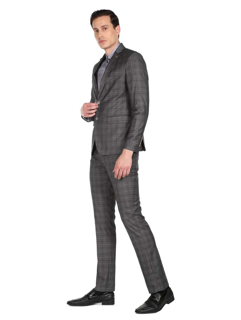 notched lapel collar single breasted suit - 18646177 -  Standard Image - 1