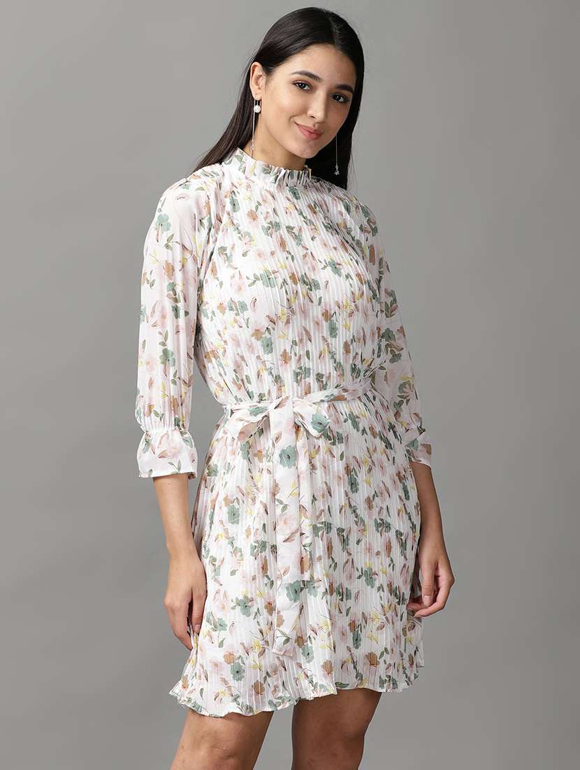 women's  floral dress - 18658908 -  Standard Image - 1