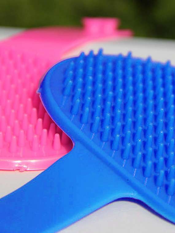 red silicone pet comb brush - 18696987 -  Standard Image - 1