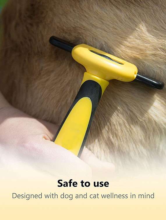 yellow plastic pet comb brush - 18697011 - Standard Image - 1