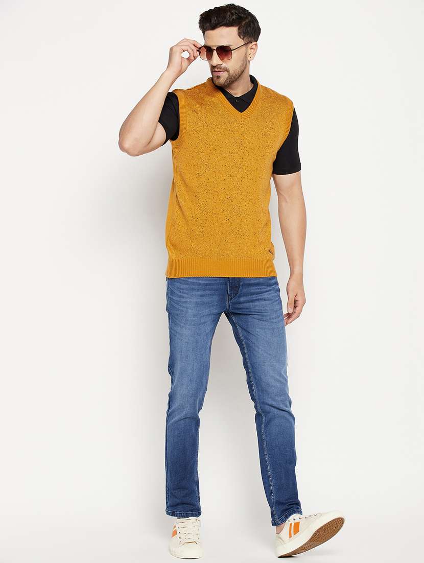 yellow sleeveless pullover - 18701610 -  Standard Image - 4
