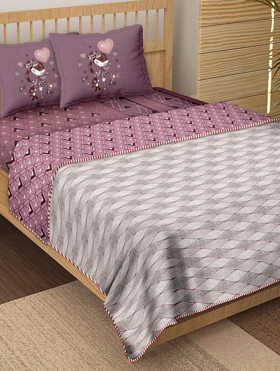 4 pc bedding set(1 bedsheet with 2 pillow covers & 1 dohar) 