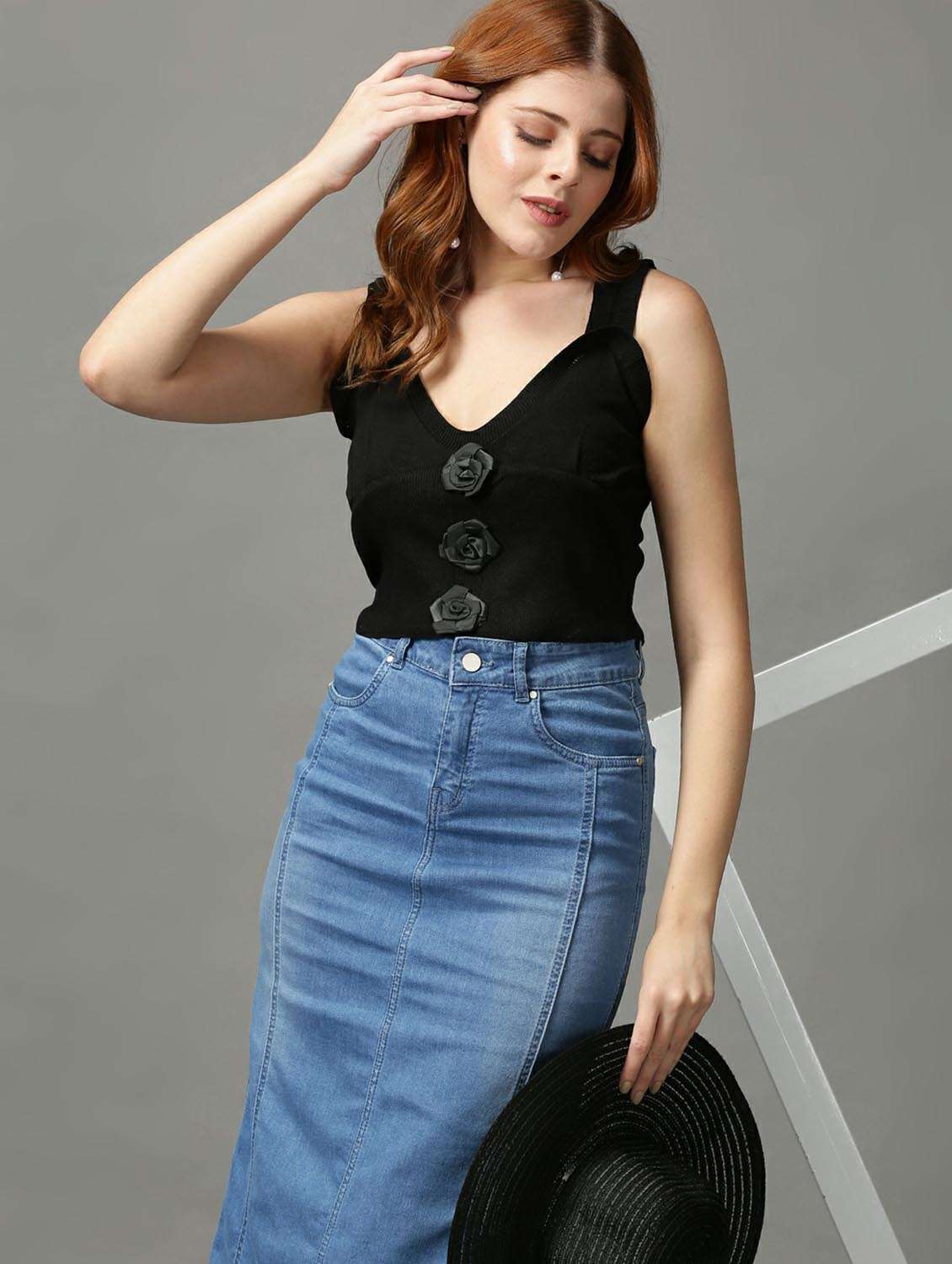 women's straight v neck top