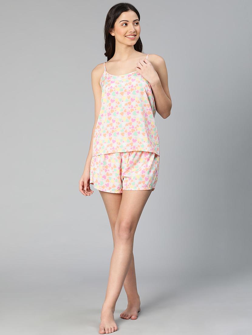mid rise printed shorts - 18736432 - Standard Image - 4