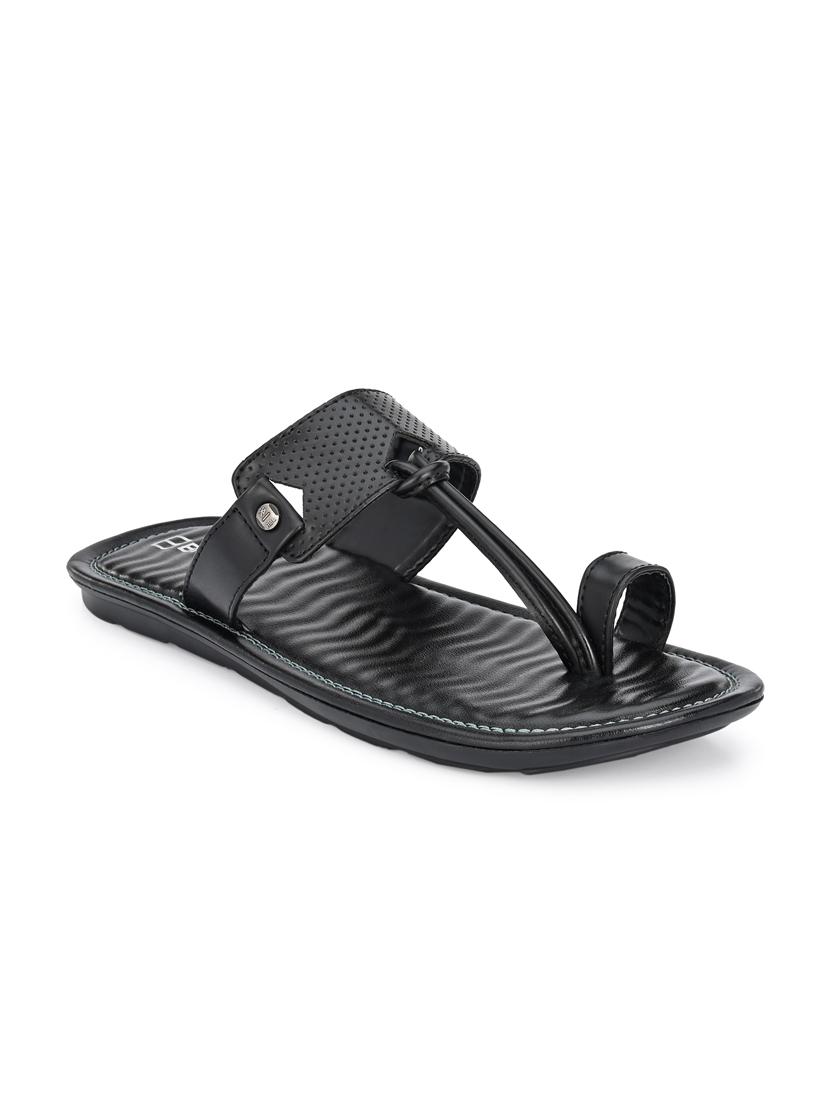 men toe seperator sandals - 18736831 -  Standard Image - 1